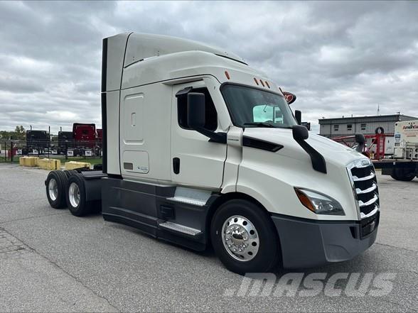 Freightliner CASCADIA 116 Vetopöytäautot
