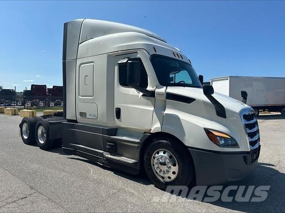 Freightliner CASCADIA 116 Vetopöytäautot