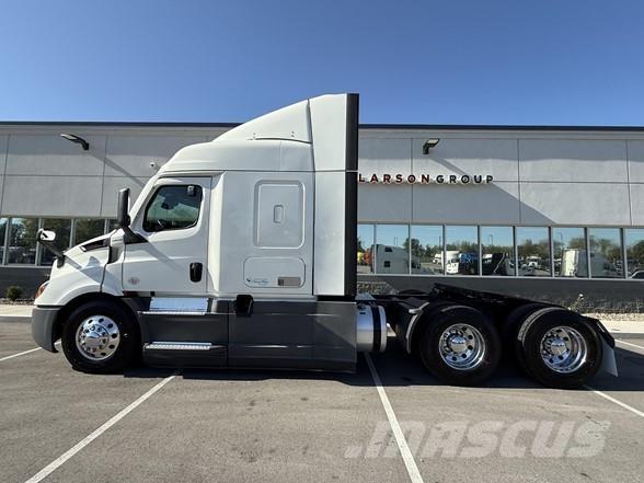 Freightliner CASCADIA 116 Vetopöytäautot