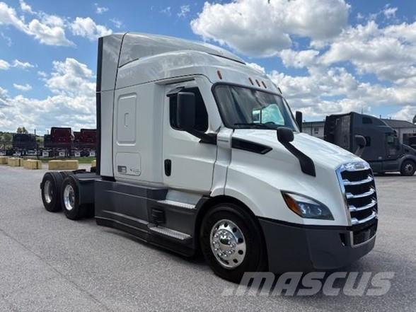 Freightliner CASCADIA 116 Vetopöytäautot
