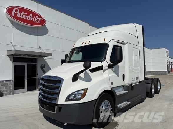 Freightliner CASCADIA 116 Vetopöytäautot