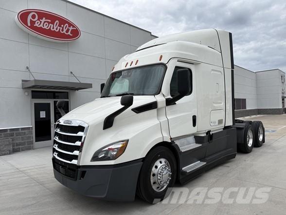 Freightliner CASCADIA 116 Vetopöytäautot