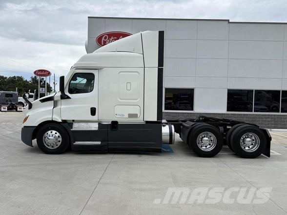 Freightliner CASCADIA 116 Vetopöytäautot