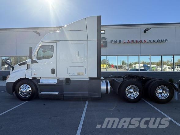 Freightliner CASCADIA 116 Vetopöytäautot