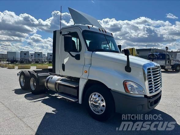 Freightliner CASCADIA 125 Vetopöytäautot