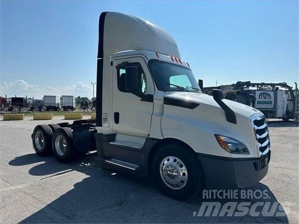 Freightliner CASCADIA 126 Vetopöytäautot