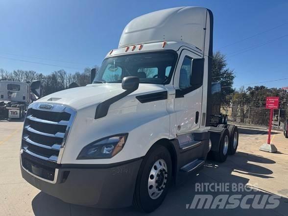 Freightliner CASCADIA 126 Vetopöytäautot