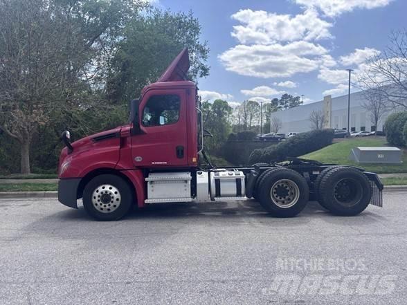 Freightliner CASCADIA 126 Vetopöytäautot