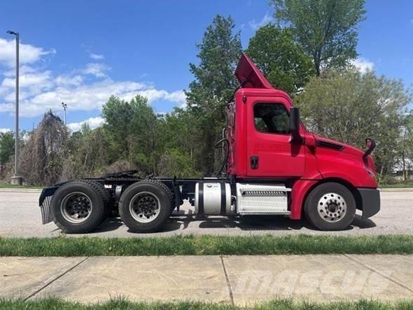 Freightliner CASCADIA 126 Vetopöytäautot