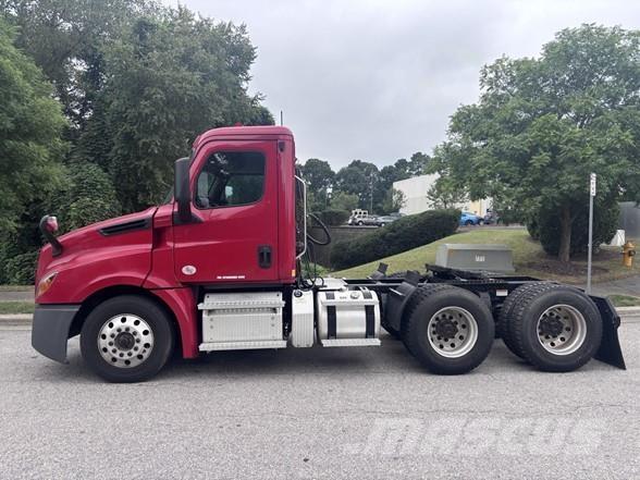 Freightliner CASCADIA 126 Vetopöytäautot