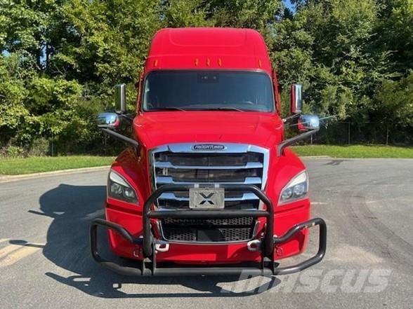 Freightliner CASCADIA 126 Vetopöytäautot
