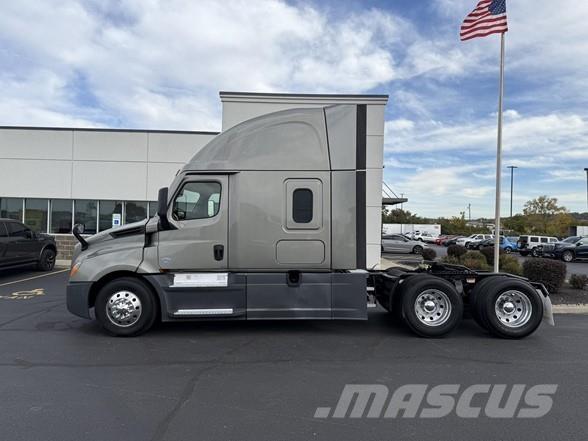 Freightliner CASCADIA 126 Vetopöytäautot