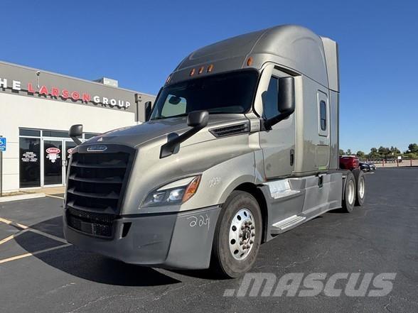 Freightliner CASCADIA 126 Vetopöytäautot