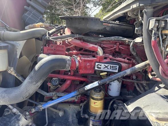 International LT Vetopöytäautot