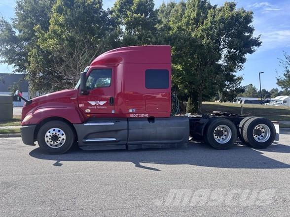 International LT Vetopöytäautot