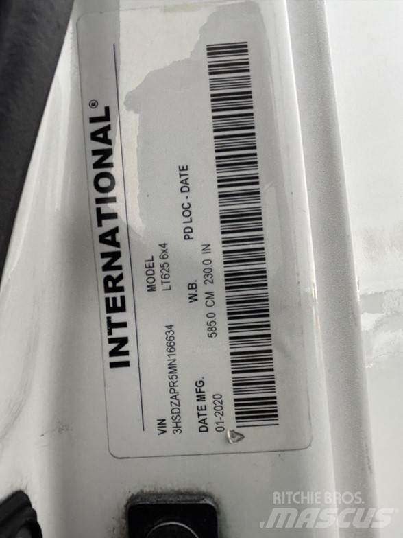 International LT Vetopöytäautot