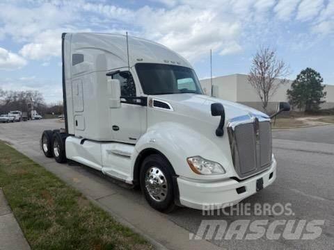 Kenworth T680 Vetopöytäautot