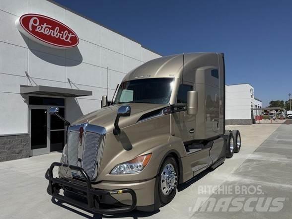Kenworth T680 Vetopöytäautot