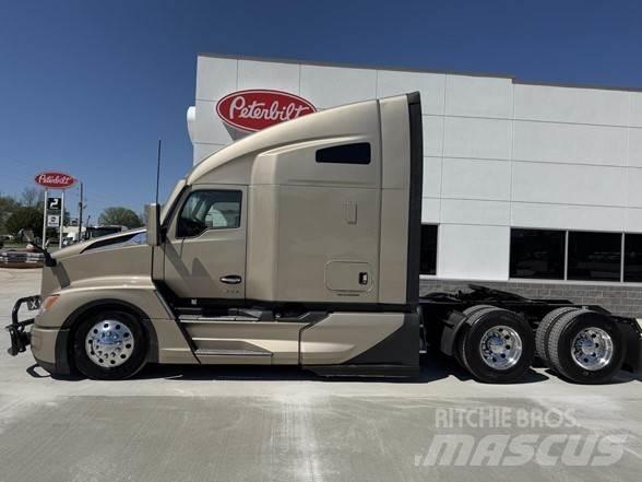 Kenworth T680 Vetopöytäautot