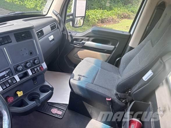 Kenworth T680 Vetopöytäautot