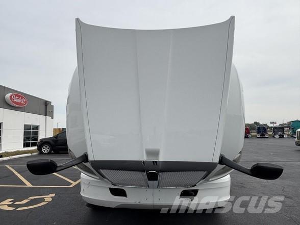 Kenworth T680 Vetopöytäautot