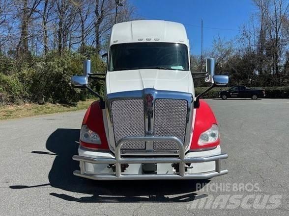 Kenworth T680 Vetopöytäautot