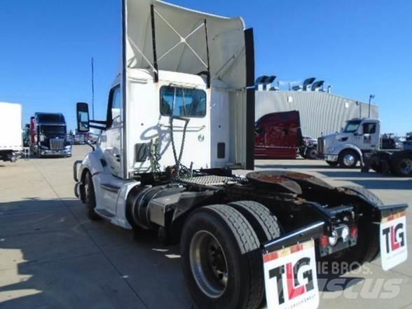 Kenworth T680 Vetopöytäautot