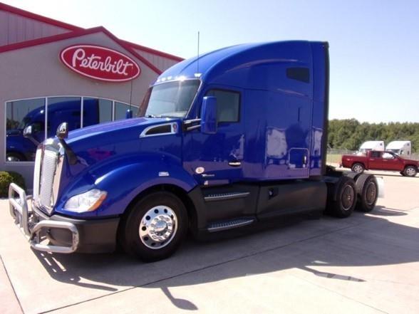 Kenworth T680 Vetopöytäautot