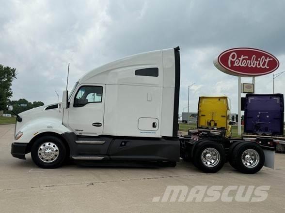 Kenworth T680 Vetopöytäautot