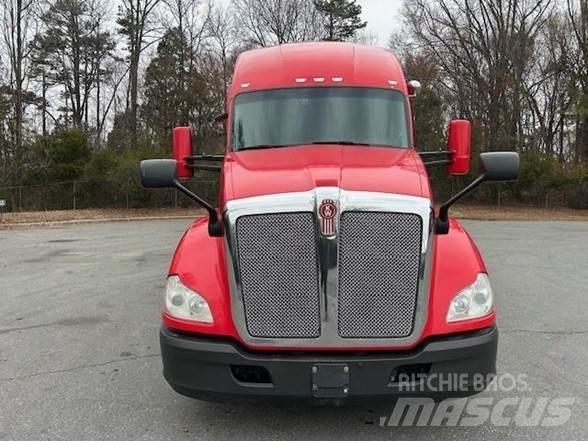 Kenworth T680 Vetopöytäautot