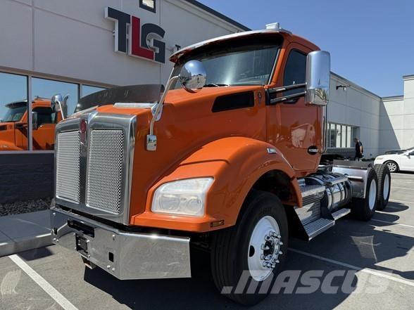 Kenworth T880 Vetopöytäautot