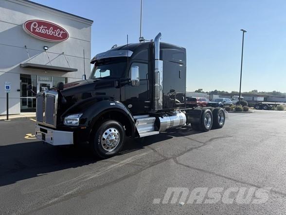 Kenworth T880 Vetopöytäautot