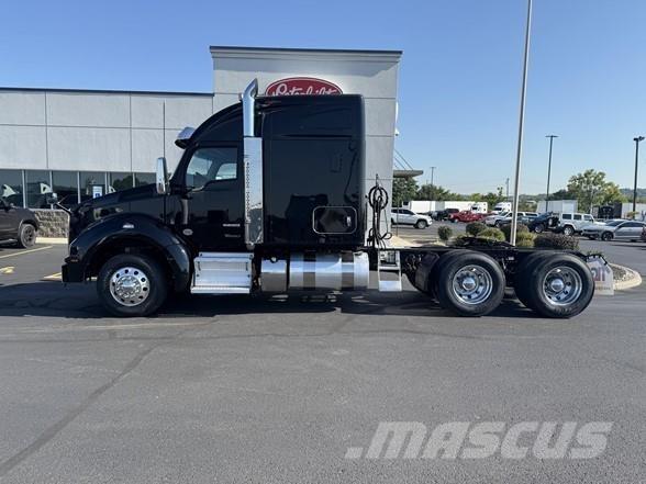 Kenworth T880 Vetopöytäautot