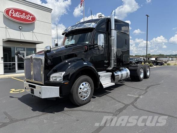 Kenworth T880 Vetopöytäautot