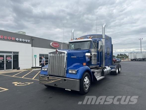 Kenworth W900 Vetopöytäautot