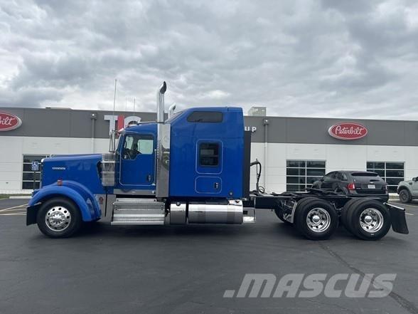 Kenworth W900 Vetopöytäautot