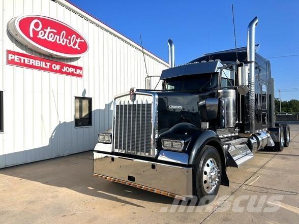 Kenworth W900 Vetopöytäautot