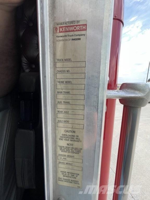 Kenworth W900B Vetopöytäautot