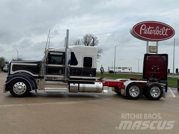 Kenworth W900L Vetopöytäautot