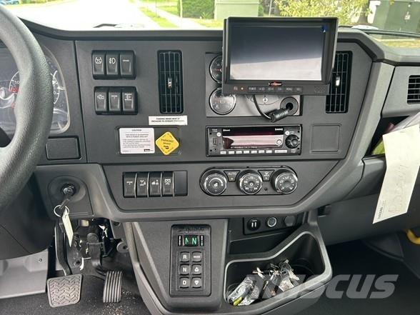 Peterbilt 537 Muut koneet