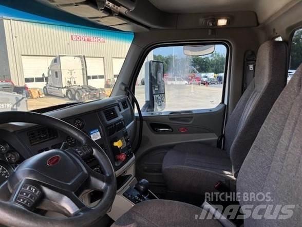 Peterbilt 567 Sora- ja kippiautot