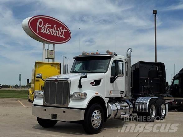 Peterbilt 567 Vetopöytäautot