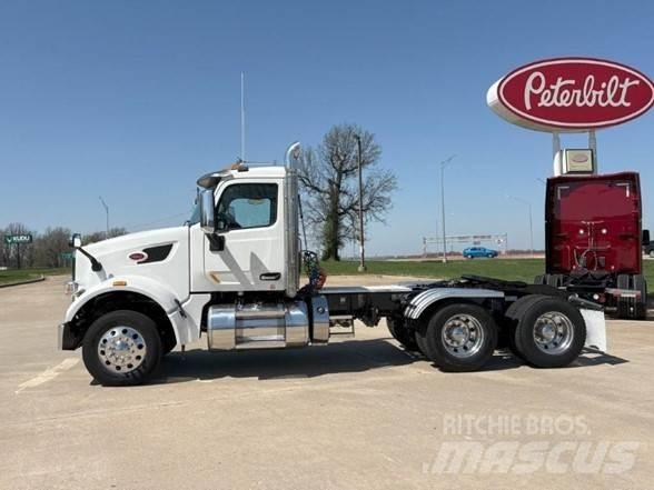 Peterbilt 567 Vetopöytäautot