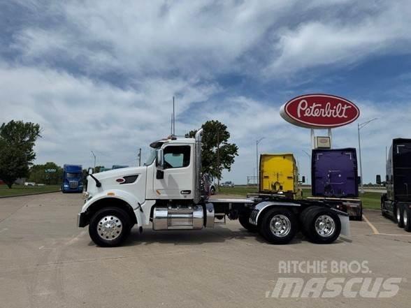 Peterbilt 567 Vetopöytäautot