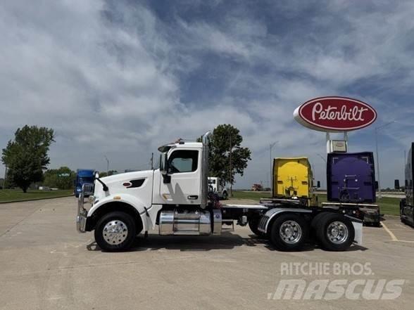 Peterbilt 567 Vetopöytäautot