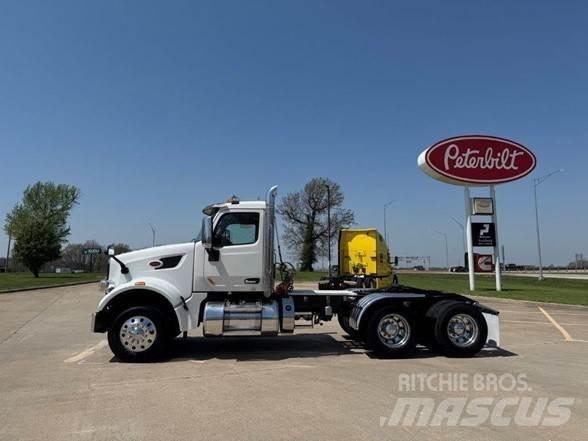 Peterbilt 567 Vetopöytäautot