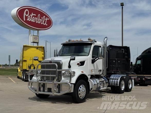 Peterbilt 567 Vetopöytäautot