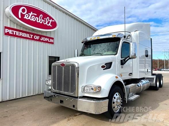 Peterbilt 567 Vetopöytäautot