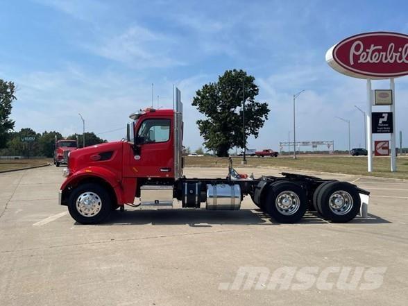 Peterbilt 567 Vetopöytäautot