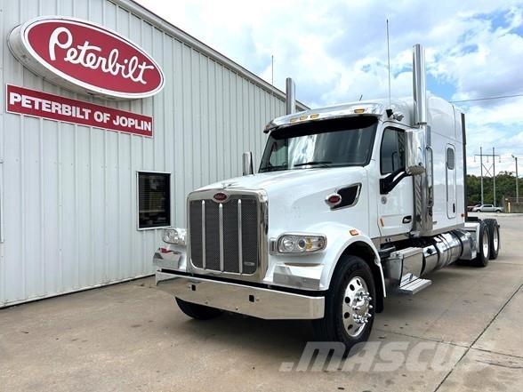Peterbilt 567 Vetopöytäautot
